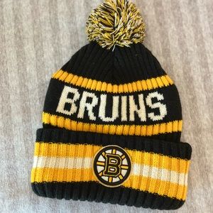 NWT Boston Bruins Pom Pom Beanie Winter Hat